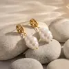 Aretes de Acero Inoxidable con Colgante de Perla Imitación Irregular Estilo Barroco, Chapados en Oro Real de 18K mediante PVD, Aretes Exquisitos y Elegantes para Mujer