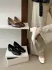 Outono de 2026 Novo Mary Jane Preto Bico Quadrado Laço Sapatilhas Femininas Salto Grosso Slip-on Baixo Sapato Único
