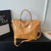 Bolsa de Balde Coreana de Nicho, Grande Capacidade, Bolsa Tote de PVC Popular para Mulheres, Bolsa de Ombro/Mão Casual da Moda para o Dia a Dia