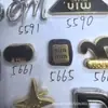 Venta Directa de Fábrica de Diversas Placas de Aleación de Zinc Marca Miao, Etiquetas de Letras Metálicas, Etiquetas Cosidas a Mano y Etiquetas para Ropa