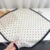 Pañuelo Cuadrado Pequeño de Imitación Seda Lana Algodón Lino, Nuevo Pañuelo de Seda Otoño e Invierno, Versátil para Viajes Diarios, Moda Retro, Chal Elegante de Alta Gama
