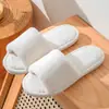Nuevas Zapatillas de Algodón Otoño e Invierno Pareja Interior para Mujer Estilo Japonés Hogar Cálido Felpa Polar Zapatos Luna Suelo Silencioso Antideslizante