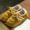 Sapatos de Algodão 2026 Novo Estilo Inverno Sola Grossa Feminino Com Veludo Espessado Sapatos Femininos Fashion Tendência Proteção contra Frio Aquecimento Botas de Algodão Femininas