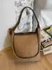 Bolsa Saco Estilo Coreano Transfronteiriça, Bolsa Tote com Retalhos de Lã de Cordeiro, Bolsa Transversal Versátil de Grande Capacidade para o Dia a Dia, Bolsa de Ombro Casual