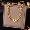 Moderna, de lujo ligero, exquisita cadena de titanio para mujer, versátil, única, simple cadena para la clavícula, moderna y elegante, no se decolora, venta al por mayor desde el fabricante
