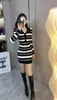 Vestido de tricô elegante estilo coreano, lapela estilo Hong Kong, blocos de cor, listrado, justo ao corpo, saia curta bodycon