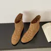 Botas Femininas Curtas, Antiderrapantes, de Calçar Fácil, Sola Rasteira, Estilo Retrô 2026 com Recortes Redondos, Design Vazado, Ajuste Justo, Botas Western Estilo Férias
