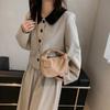 Bolso de mano para mujer, primavera y verano 2023, pequeño bolso cuadrado de felpa para mujer, bolso de mano para hombro.