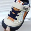 Colección Otoño 2026 Zapatos para Bebés Niños Zapatos Deportivos Nuevos para Niños Estilo Coreano Sencillo Zapatos Suaves para Caminar para Niños Pequeños 6571