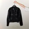 Chaqueta de Cuero con Pelo de Caballo con Patrón de Piel de Serpiente Cleanfit con Hebilla Metálica Desconstruida y Diseño de Hombro Acolchado Abrigo de Pareja