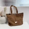 Bolsa de gran capacidad de verano para mujer, con un tejido de nailon de lunares de pana, una bolsa de mano versátil adecuada para la escuela, el trabajo y el uso diario