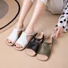 Camada Superior de Verão Sandálias Vintage de Couro de Vaca Feitas à Mão Planas Confortáveis Sandálias de Couro Genuíno para Mulheres Velcro Sandálias de Bico Aberto Sapatos para Mães
