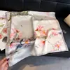 Elegante Bufanda de Seda para Mujer con Estampado Floral de Seda Artificial, Chal de Alta Gama, Pañuelo para el Cuello con Protección Solar, Pañuelo para la Cabeza, Bufanda