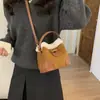 2026 Invierno Bolso de Hombro Simple de Moda de Alto Valor Bolso de Mano de Felpa Retro Casual Estilo INS Bolso Cruzado para Mujer