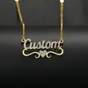 Colar Cruzado Vazado Cravejado com Diamantes Personalizado Pingente de Nome em Letra de Aço Inoxidável Joia de Nicho High-End DIY