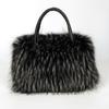 Bolsa de Pelo 2024 Pelúcia de Pelo Sintético de Guaxinim Bolsa Feminina Bolsa de Pelo Sintético Adequada para Pessoas Baixas com Altura de 20cm