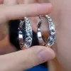 Brincos de Argola Sofisticados, Elegantes, Luxo Leve, com Diamantes Brilhantes para Mulheres, Brincos de Argola da Moda Incrustados com Diamantes Cor de Café, Brincos com Design de Nicho
