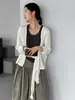 Conjunto de cárdigan de estilo blogger atmosférico para principios de otoño y chaleco a rayas con diseño de cinta versátil para mujer 178 de Jiang Chi