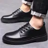 Zapatos de Cuero de Negocios para Hombre Estilo Británico de Verano Traje Formal Estudiante Aumento de Altura Casual Suela Suave Impermeable Zapatos de Punta Negra Grandes