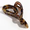 Nueva Moda Elegante Estampado de Leopardo Hueco Amor Pinza para el Pelo Parte Trasera de la Cabeza Sentido de Alta Gama Casual Para Todo Tipo de Peinado Accesorios para el Cabello para Mujeres