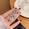 Clips de Orelha Florais Frescos e Delicados para Mulheres, Suaves e Elegantes, Clips de Orelha de Bobina de Mosquito Sem Furo, Luxo Leve com um Toque Sofisticado, Brincos de Flor de Íris