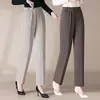 Pantalones rectos hechos a medida para mujeres de mediana edad y mayores, nuevo estilo de otoño, cintura alta, corte holgado, efecto adelgazante, cintura elástica, color café, estilo casual