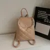 Mochila de moda estilo coreano con bordado acolchado para mujer 2026 Nueva Mochila Simple Gran Capacidad Portátil Bolso para Viajes Cotidianos Tendencia