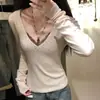 Suéter de Tricô Off-White Resistente com Strass e Decote V para Mulheres, Muito Estiloso para Outono e Inverno, Corte Justo, Valoriza a Silhueta, Camada Base Elástica
