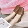 Mocasines de mujer de piel suave estampada, nuevo modelo otoño 2026, sin cordones, cómodos, versátiles, zapatos de suela blanda para madres