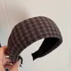 Diadema de Ante a Cuadros Retro Estilo Británico de Ala Ancha, Diadema de Gama Alta para Mujeres con Parte Superior Alta del Cráneo, Para Salir a Lavarse la Cara, Accesorios para el Cabello con Agujero para el Cabello