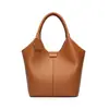 Bolso de hombro para viajes transfronterizos de gran capacidad, bolso tipo cubo con patrón de lichi, bolso para madre e hijo, bolso cruzado moderno y versátil, bolso de mujer hecho a medida