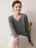 Nuevo suéter de cachemir 100% puro para otoño e invierno para mujer, cuello en V, sin costuras, de punto liso, camisa base de punto, suéter corto versátil y cálido
