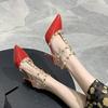 Tacones Altos Nude con Remaches Tacones de Aguja para Mujer Nuevas Sandalias Primavera 2025 con Faldas Celebridad de Internet Sexy Zapatos Planos para Mujer Punta Fina
