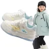 Novos tênis infantis 2026 primavera e outono confortáveis respiráveis fofos casuais para meninas, tênis esportivos da moda, sapatos casuais infantis