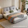 Cama moderna minimalista de cuero genuino para dormitorio principal, elegante cama doble de 1.8 m para apartamentos pequeños, cama tapizada europea de madera maciza de 1.5 m