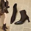 Nuevas botas de mujer de punta cruzada, estilo europeo y americano, botines versátiles de tacón fino, botines de tobillo ajustados de punta y tacón medio