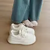 Tênis Brancos Chunky de Aumento de Altura Estilo College Coreano Novo Outono 2026 para Mulheres, Sapatos Casuais Versáteis e Confortáveis ins