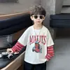 Q028 Ropa de otoño para niños, camiseta nueva elegante y moderna de manga larga para niños, sudadera versátil para primavera y otoño