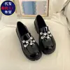 Mocassins femininos de plataforma com sola grossa em couro brilhante, novidade outono 2026 estilo coreano com sola macia bico redondo sapatos casuais de moda em couro