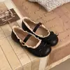 Zapatos planos de cuero con puntera redonda y lazo retro para mujer, nuevo estilo primavera-verano 2026, zapatos Mary Jane franceses de suela blanda para combinar con faldas