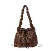 Bolsa Feminina com Cordão Estampa de Leopardo 2024 Nova Moda Bolsa de Ombro Transversal Bolsa de Corrente Bolsa Tote de Grande Capacidade Bolsa Tendência