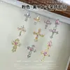 Accesorios de Aleación con Circonita Rosa en Forma de Cruz para Uñas Estilo Punk Metal Retro Decoraciones Navideñas de Halloween para Uñas