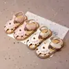 Sandálias para Bebê Menina 2024 Primavera e Verão Novas Bordadas Solado Macio Sandálias Estilo Chinês para Meninas Sapatos de Princesa para Meninas