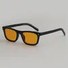 Gafas de sol minimalistas cuadradas de montura grande con remaches, nuevo estilo retro 2026, adelgazantes y elegantes, gafas de sol unisex