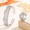 Accesorios Versátiles, Estilo de Lujo Ligero Europeo y Americano para Mujer, Diamante en Forma de Escalera Color Dorado, Diamante de Gota de Agua, Conjunto de Dos Piezas de Lujo con Incrustaciones Multicapa, en Stock para Entrega Rápida
