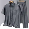 Conjunto de Camisa de Cetim de Manga Curta para Homens de Meia-Idade e Idosos, Roupa de Verão para o Pai, Camisa Casual Fina de Seda Gelada, Conjunto de Duas Peças para o Vovô