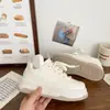 Tênis casual chic fufu de leite com sola grossa, sapatos brancos pequenos estilo saia, feminino, novo verão 2024, combinam com tudo