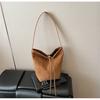 Bolsa Retrô de Outono e Inverno de Grande Capacidade para Mulheres 2025 Nova Popular Versátil Bolsa de Ombro Moda Fosca Bolsa Tote para Trabalho