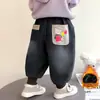 Pantalones de Forro Polar para Niños Otoño e Invierno 2025 Nuevos Elegantes Pantalones Jogger para Bebé Jeans Gruesos de Forro Polar para Niños