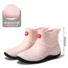 Botas de chuva estilosas, galochas de borracha antiderrapantes, botas de pesca masculinas de cano curto com forro de fleece, botas de água quentes e resistentes ao desgaste de cano médio e baixo da moda